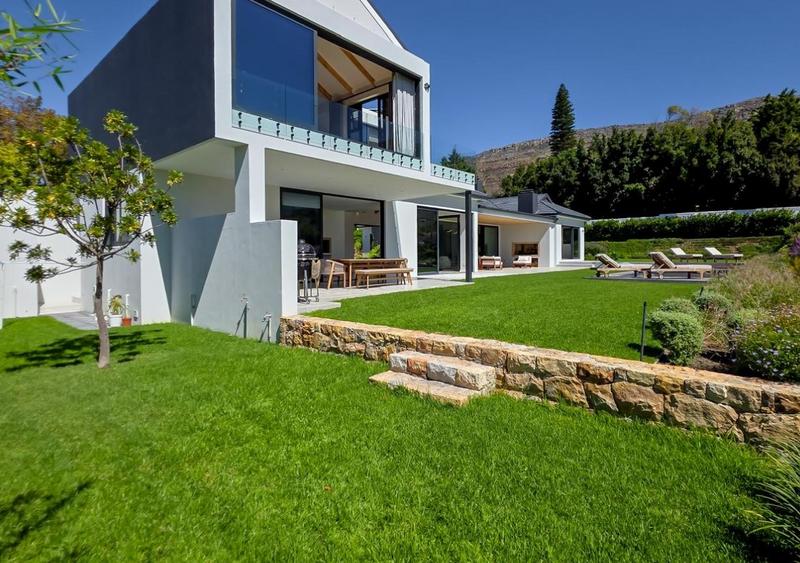 4 Bedroom Property for Sale in Zwaanswyk Western Cape